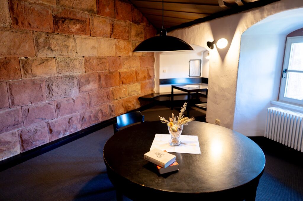 Gemütliche Lounge auf Burg Rothenfels