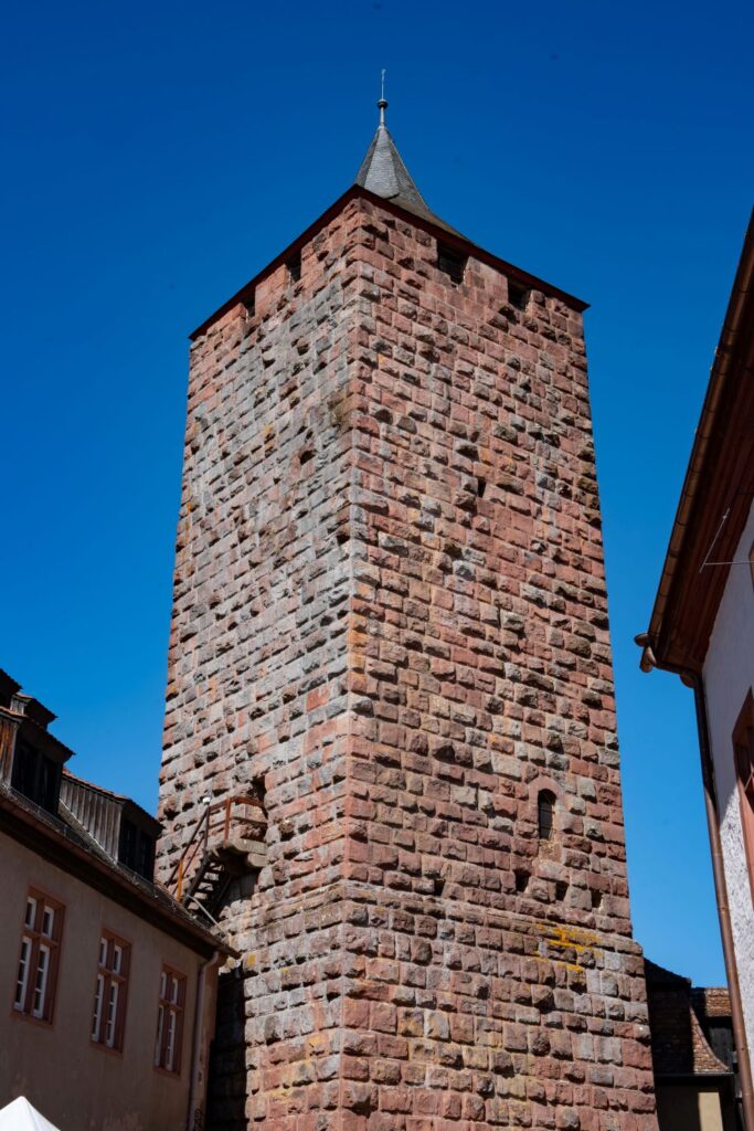 Der Bergfried der Burg Rothenfels