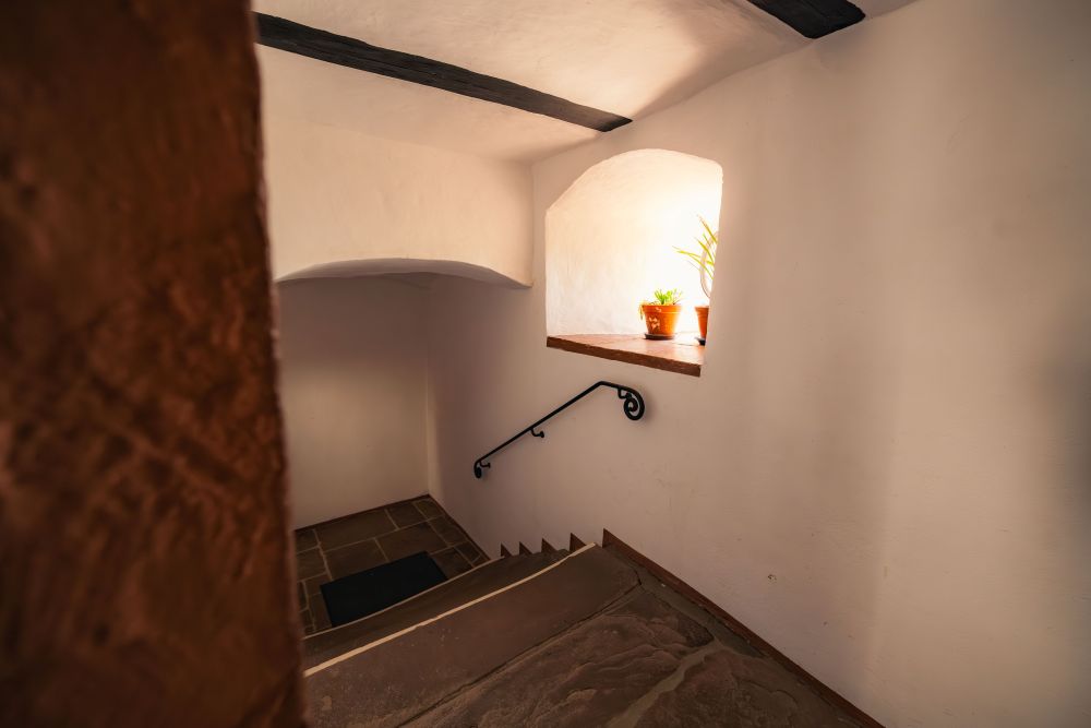 Steinstufen im inneren der Burg Rothenfels